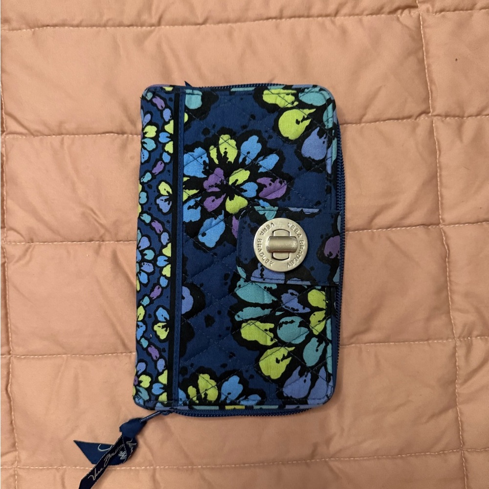 Vera Bradley wallet like new